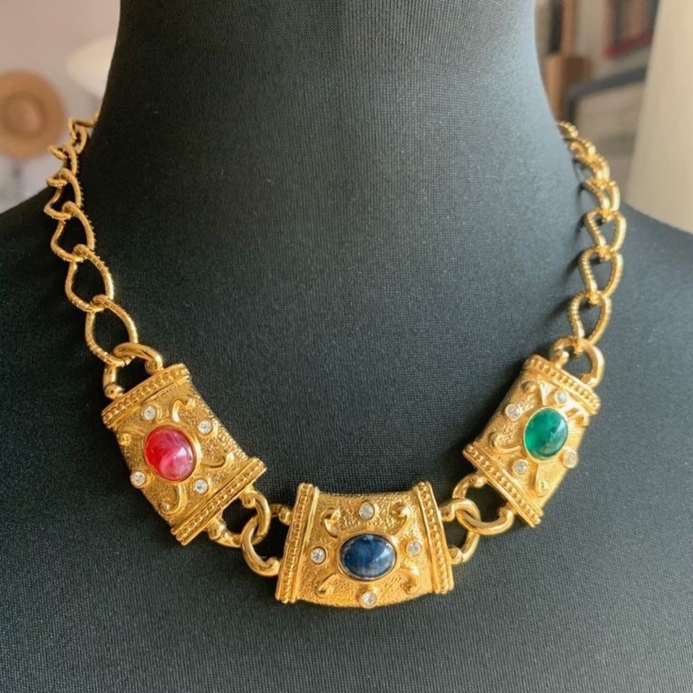 Avon Gold Gem Tone Vintage Necklace